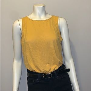 🌸 FOREVER 21 SLEEVELESS SHIRT GOLDEN! 🌸